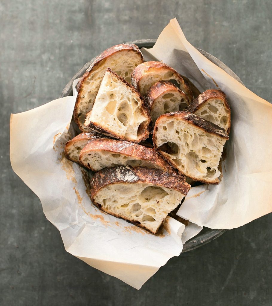 Artisan Sourdough Made Simple: A Beginner's Guide to Delicious Handcrafted Bread with Minimal Kneading